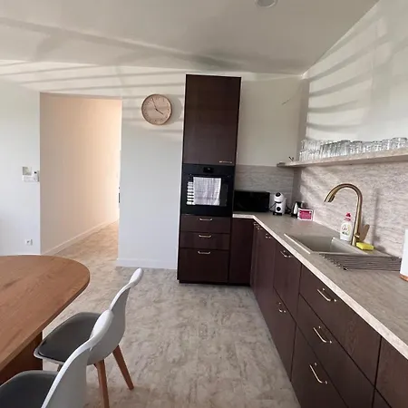 Klimatizovany Apartmanovy Dom S Virivkou, 5b Semesterbostad Dunajska Luzna